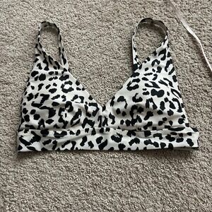 Aerie Women's Black and‎ White Leopard Scoop Triangle Bikini Top Size Large